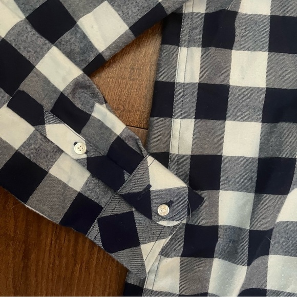 Vineyard vine women performanc buffalo check button down S 2 relaxed black white - Picture 3 of 6